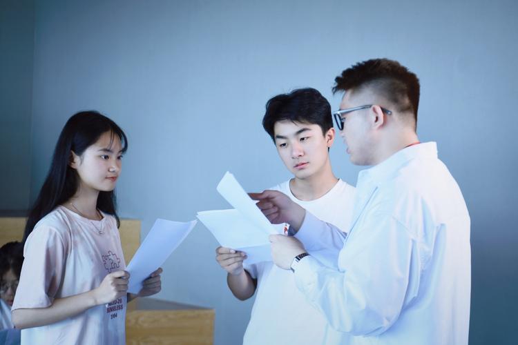 前身为河南二十四格教育科技,后更名为河南铖艺教育科技有限