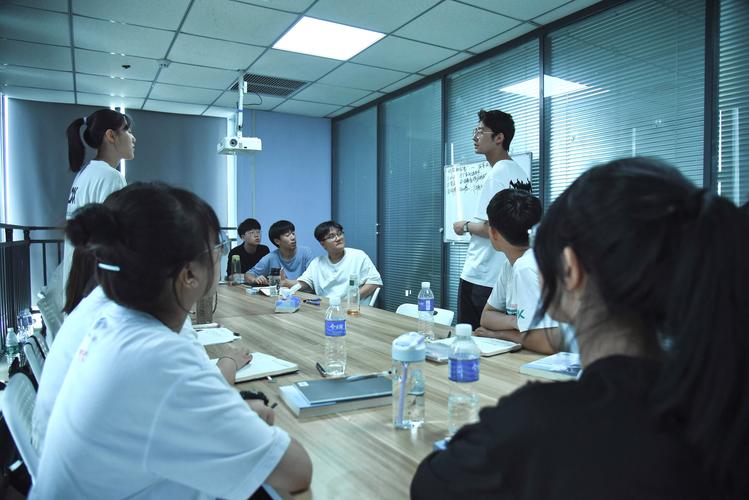 前身为河南二十四格教育科技,后更名为河南铖艺教育科技有限
